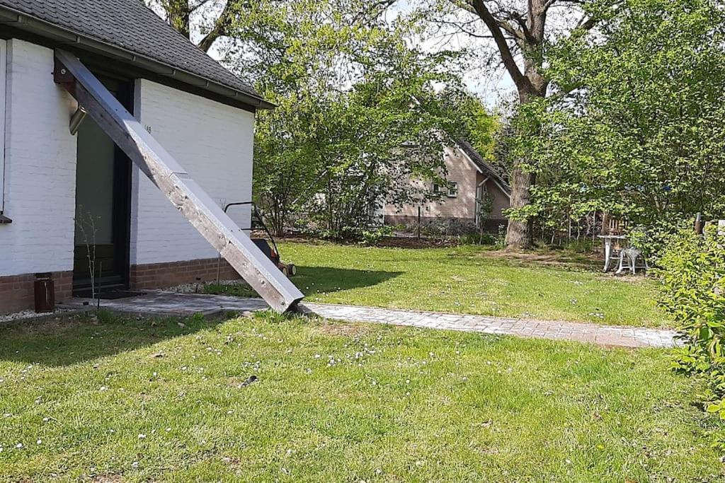 Vrijstaande Recreatievilla Met Ruime Omheinde Tuin Posterholt Esterno foto